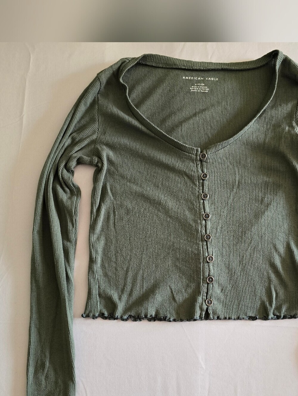 American Eagle Ribbed Button Front Ruffle Hem Long Sleeve Size Small - Picture 2 of 9